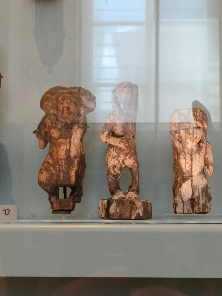 Image of three ivory figurines of women with dwarfism from the Hierakonpolis Main Deposit from Predynastic Egypt, which currently reside at the Ashmolean Museum in Oxford 